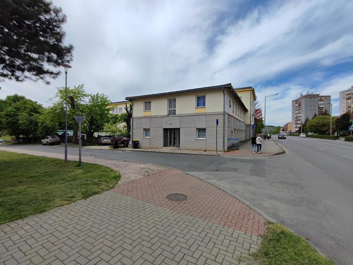Hotel Beke Sziget Komló Esterno foto