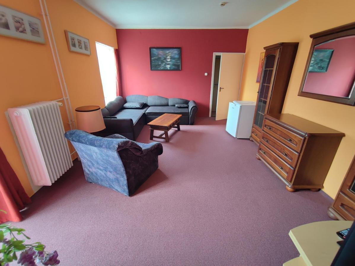 Hotel Beke Sziget Komló Esterno foto