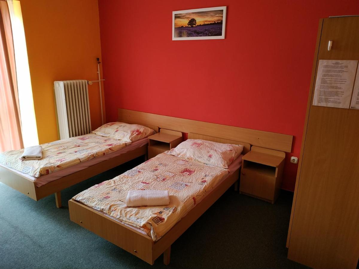 Hotel Beke Sziget Komló Esterno foto
