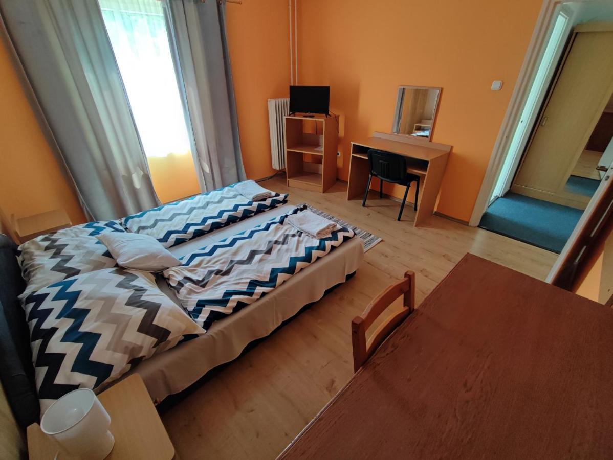 Hotel Beke Sziget Komló Esterno foto